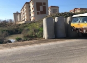 تنفيذ عباره قسطليه على طريق المتحلق الشمالي جانب مدخل السكن الشبابي لضاحيه قدسيا